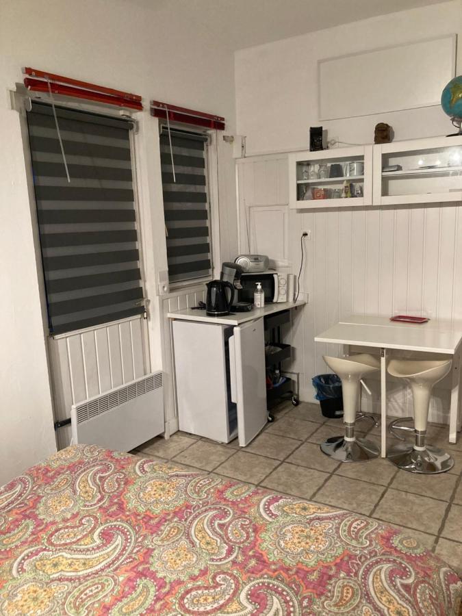 La Coccinelle Panzió Nîmes Kültér fotó