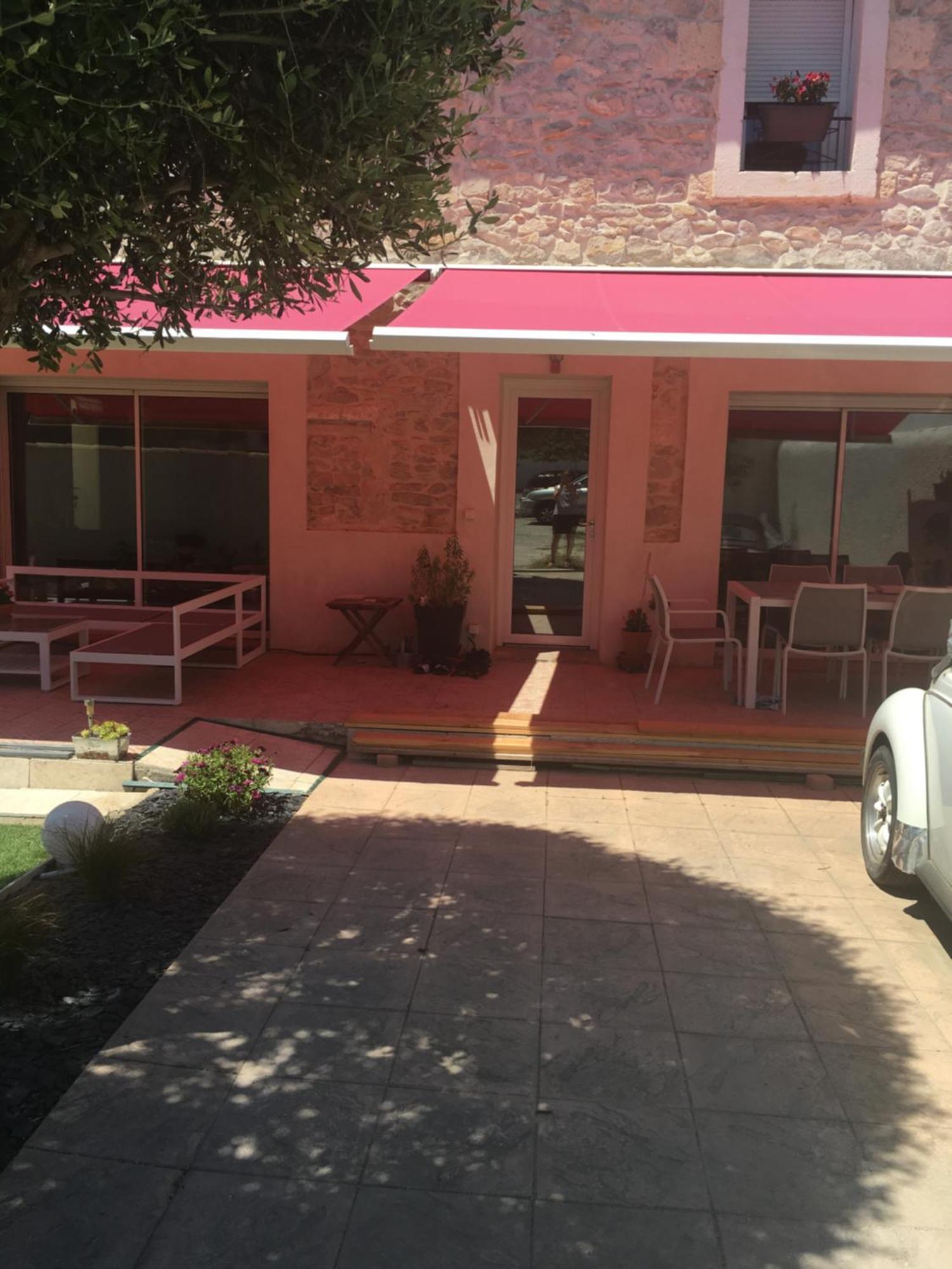 La Coccinelle Panzió Nîmes Kültér fotó