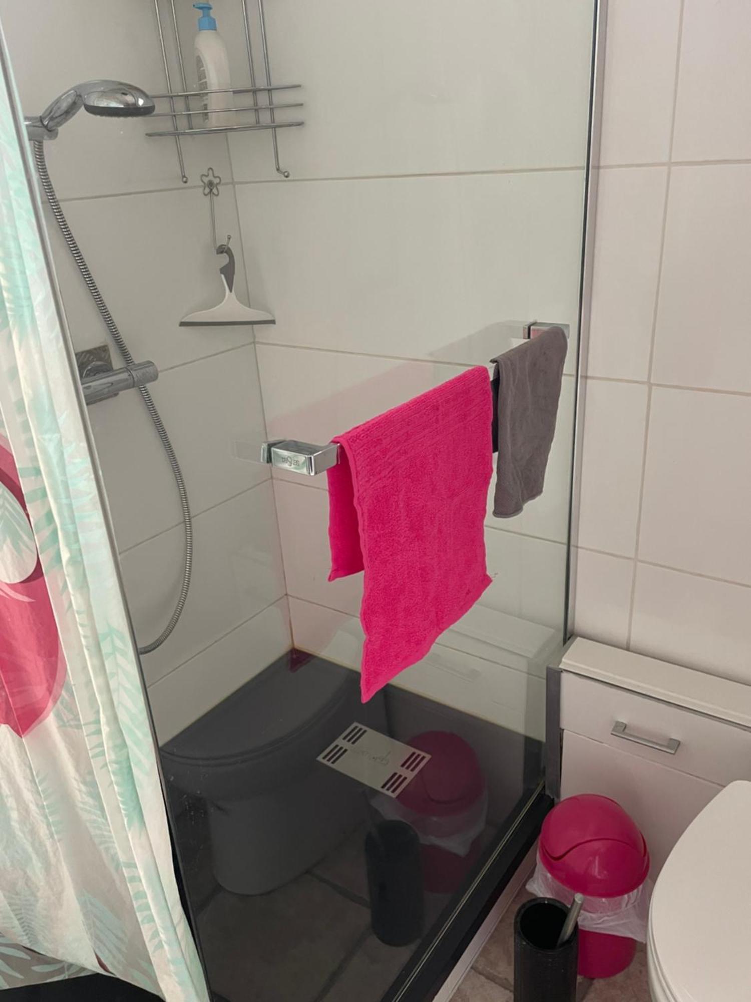 La Coccinelle Panzió Nîmes Kültér fotó