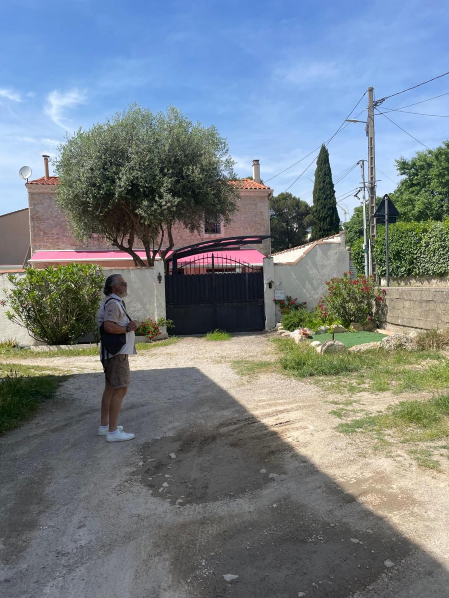 La Coccinelle Panzió Nîmes Kültér fotó